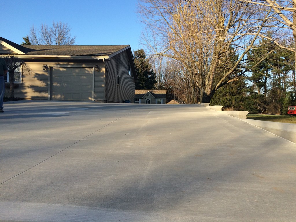 Enhancing Curb Appeal: The Impact of a Beautiful Concrete Driveway